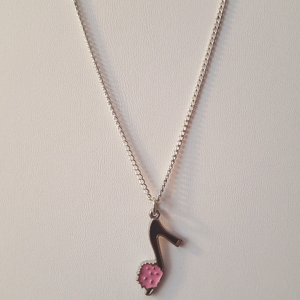 🍥 •NEW• Kitten Heel Pendant With Chain 🍥